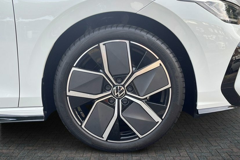 Volkswagen Golf 1.5 Etsi Mhev R-line Dsg LY26FTZ White #5