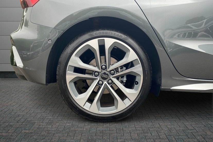 Audi A3 1.5 Tfsi S Line Sportback S Tronic 150 Grey #5