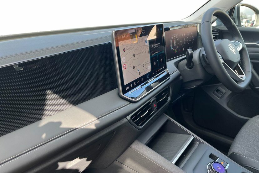 Volkswagen Tiguan 1.5 Etsi Mhev Match Suv Hybrid Dsg 150 LX26TXH Silver #2