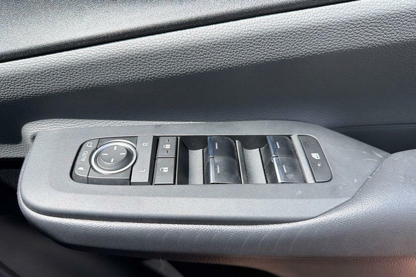 Toyota Prius 2.0 Phev Excel Cvt  #19