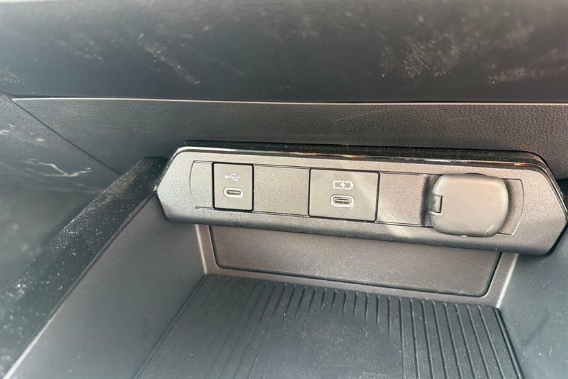 Toyota Prius 2.0 Phev Excel Cvt  #26
