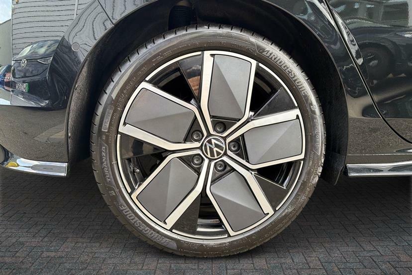 Volkswagen Golf 2.0 Tdi 150 Black Edition Dsg Black #5