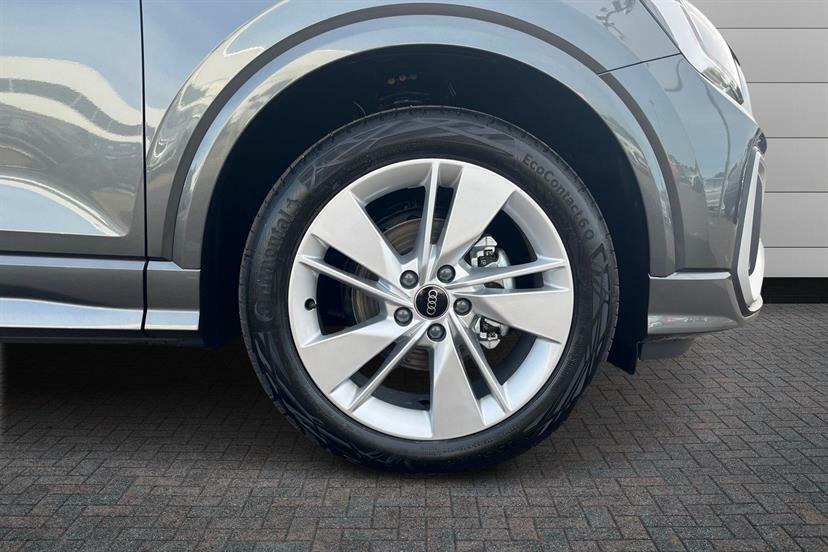 Audi Q2 35 Tfsi S Line S Tronic Grey #5