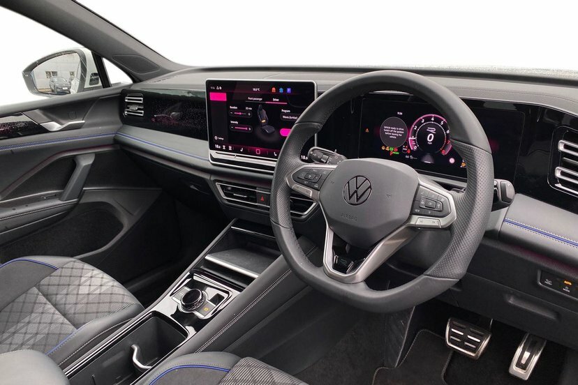 Volkswagen Tiguan 1.5 Etsi Mhev R-line Suv Hybrid Dsg 15 WN75UHC White #6