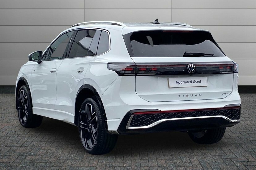 Volkswagen Tiguan 1.5 Etsi Mhev R-line Suv Hybrid Dsg 15 WN75UHC White #3
