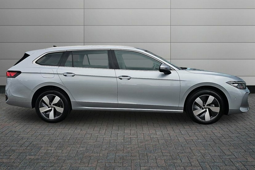Volkswagen Passat 1.5 Etsi Mhev Life Estate Hybrid Dsg 1 Silver #4