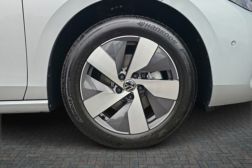 Volkswagen Passat 1.5 Etsi Mhev Life Estate Hybrid Dsg 1 Silver #5