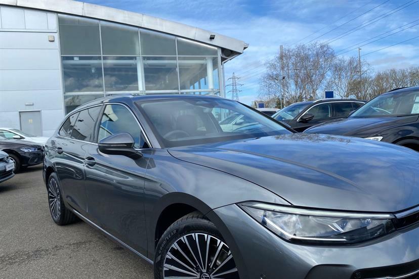 Volkswagen Passat 1.5 Tsi Ehybrid R-line Dsg Black #24