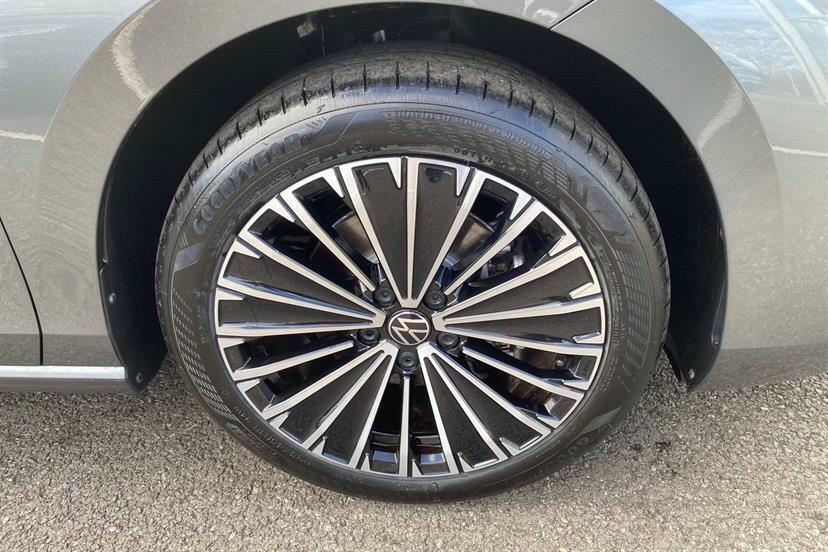 Volkswagen Passat 1.5 Tsi Ehybrid R-line Dsg Black #28