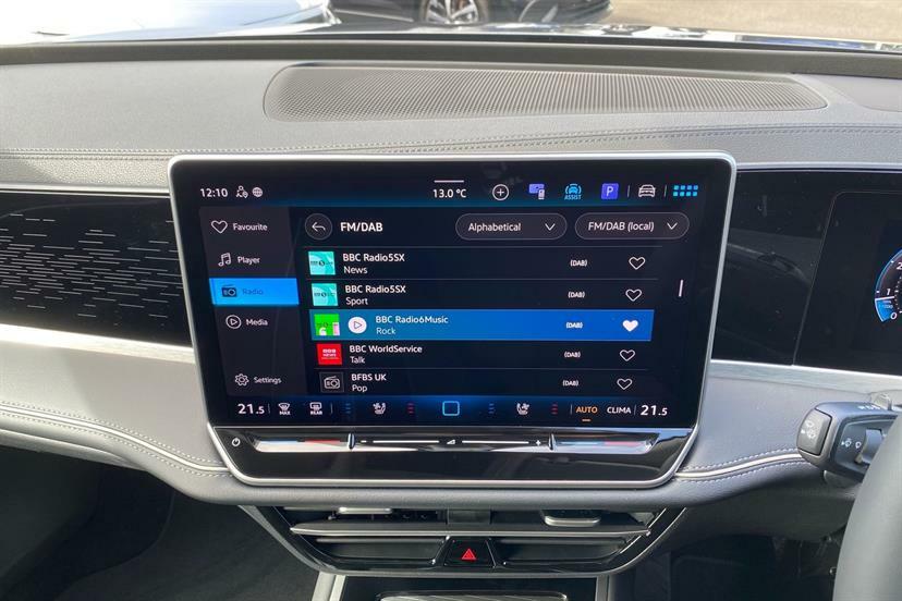 Volkswagen Passat 1.5 Tsi Ehybrid R-line Dsg Black #17