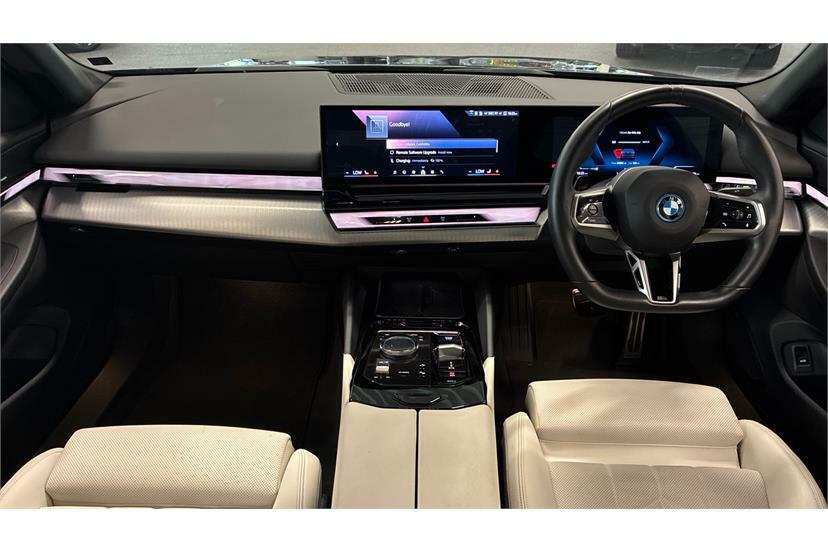 BMW i5 250Kw Edrive40 M Sport Pro 84Kwh Black #4