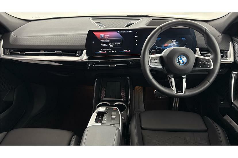BMW iX2 150Kw Edrive20 M Sport 65Kwh Red #4