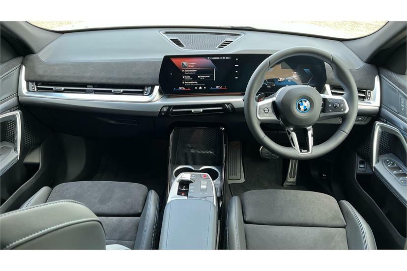 BMW iX2 150Kw Edrive20 M Sport 65Kwh White #4