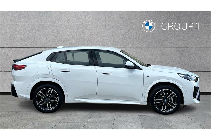 BMW iX2 150Kw Edrive20 M Sport 65Kwh White #3