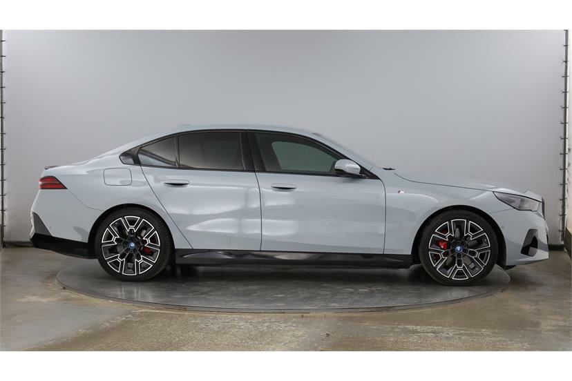 BMW i5 250Kw Edrive40 M Sport Pro 84Kwh Grey #3