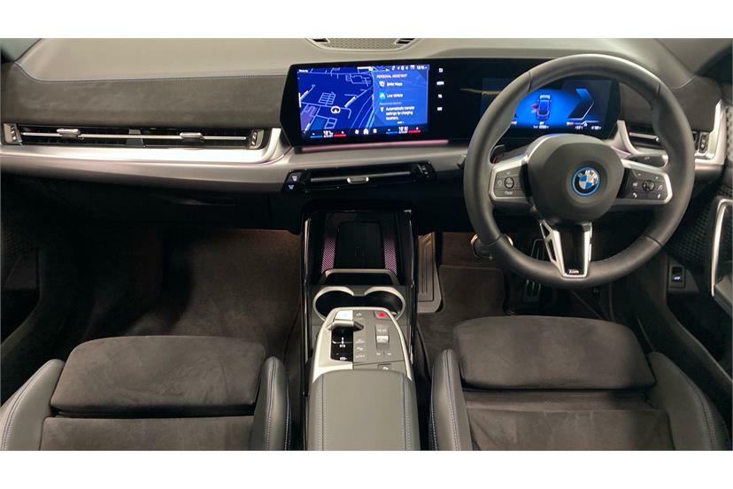 BMW iX2 150Kw Edrive20 Shadow Edition 65Kwh Blue #3