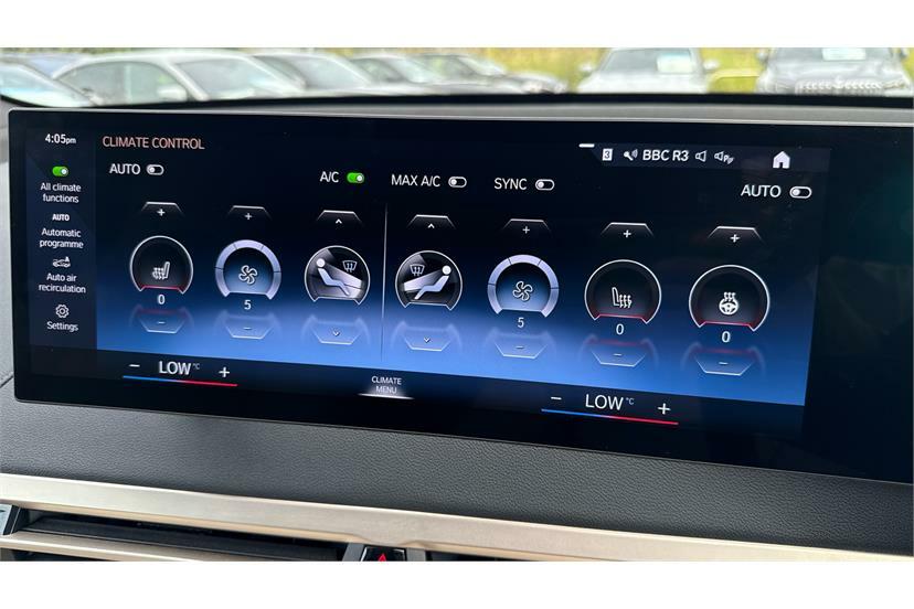 BMW iX Ix Xdrive50 M Sport Black #36