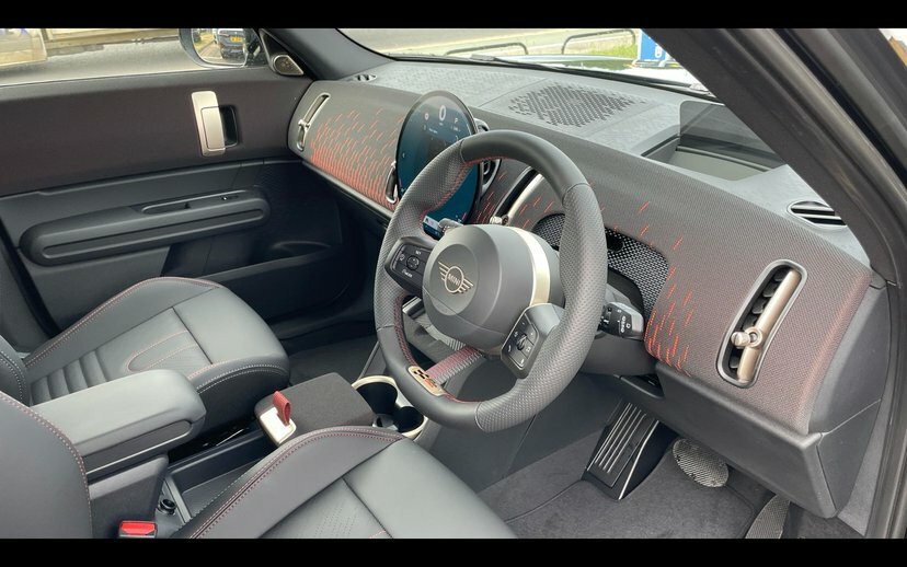 Mini Countryman 1.5C Mhev Sport Suv Hybrid Dct 170 Ps KP26OOY Black #6