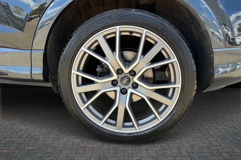 Audi Q3 35 Tfsi Black Edition S Tronic Tech Pack Black #4