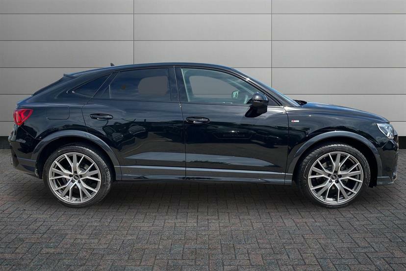 Audi Q3 35 Tfsi Black Edition S Tronic Tech Pack Black #3