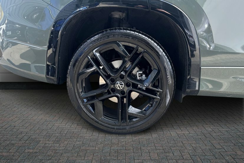 Volkswagen Tayron 1.5 Tsi Ehybrid 19.7Kwh R-line Suv Plug EY26YBZ Green #5