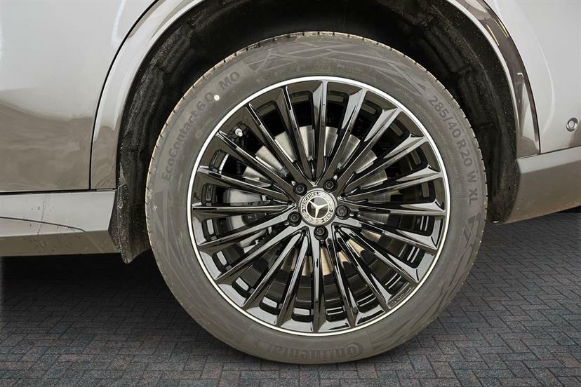 Mercedes-Benz GLC Class 300E 4Matic Urban Edition 9G-tronic #4