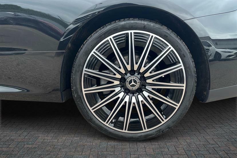 Mercedes-Benz CLE Class 300 4Matic Amg Line Premium 9G-tronic Black #4