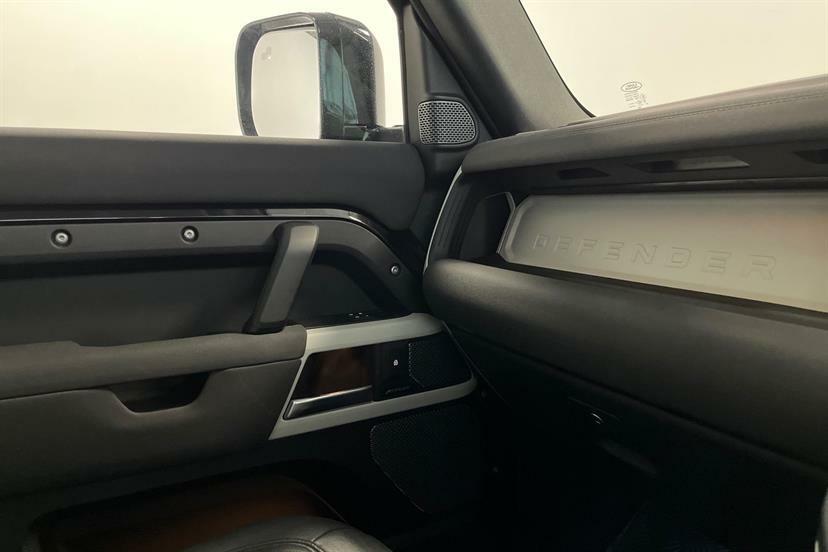 Land Rover Defender 90 3.0 D250 X-dynamic Se Black #24