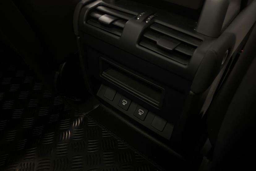 Land Rover Defender 90 3.0 D250 X-dynamic Se Black #36