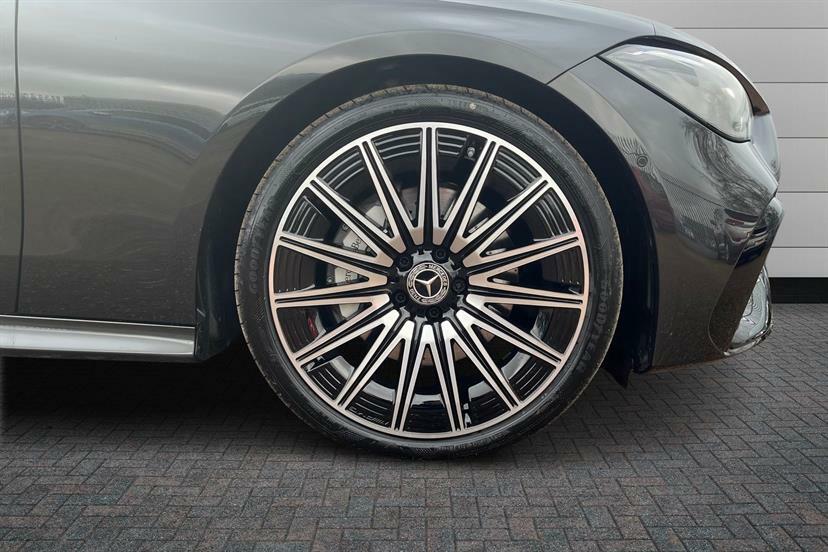 Mercedes-Benz CLE Class 300 4Matic Amg Line Premium 9G-tronic #4
