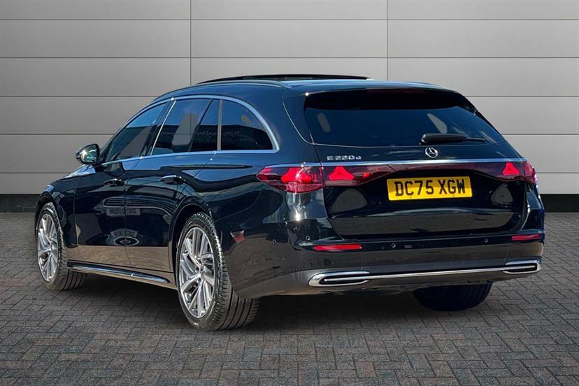 Mercedes-Benz E Class E220d Exclusive Premium 9G-tronic Black #2