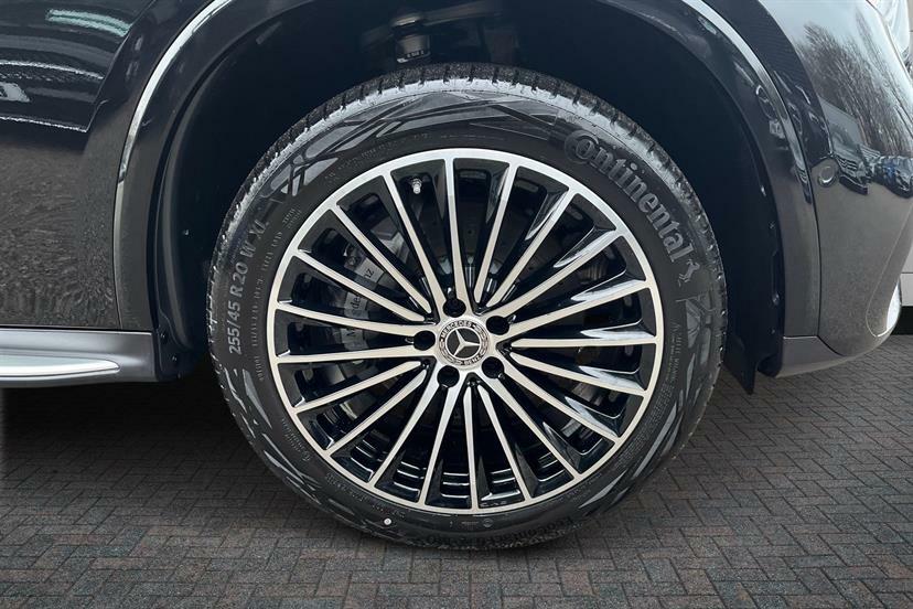 Mercedes-Benz GLC Class 300E 4Matic Amg Line Prem Plus 9G-tronic Black #4