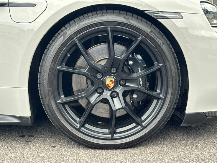 Porsche Taycan Performance Plus 93.4Kwh Gts Saloon A FN72EUH #6