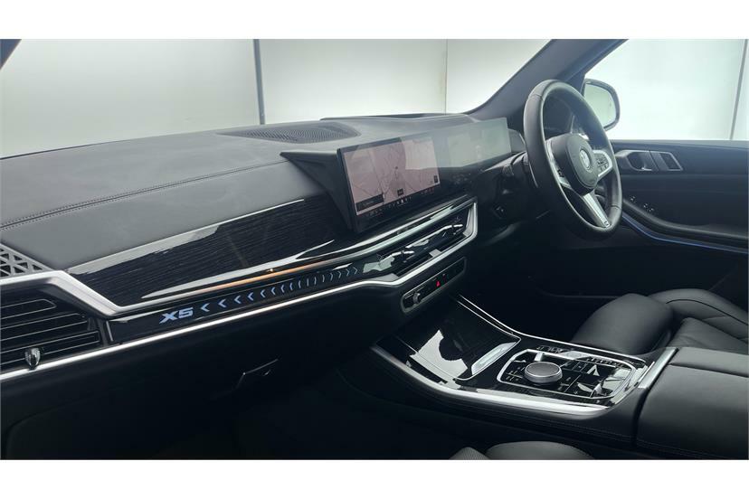 BMW X5 Xdrive50e M Sport White #5