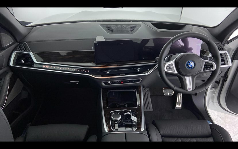 BMW X5 X5 Xdrive50e M Sport FX75KUR White #4