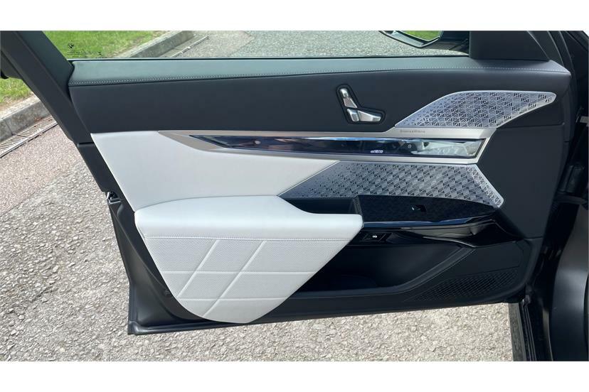 BMW i7 I7 Xdrive60 Excellence Pro Red #28