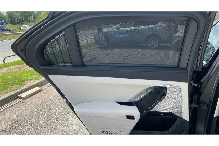 BMW i7 I7 Xdrive60 Excellence Pro Red #32