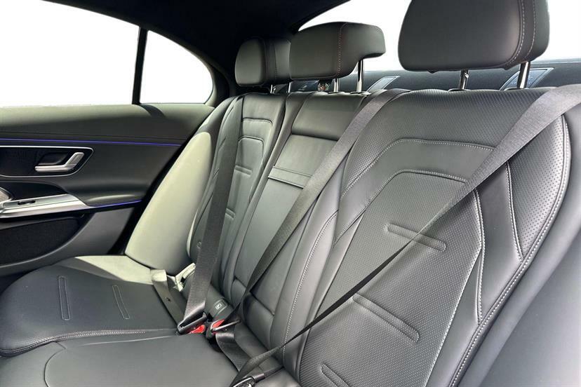 Mercedes-Benz E Class 2.0 E300de 25.4Kwh Urban Edition Saloon  #10