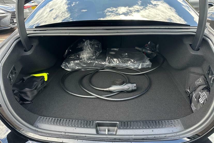 Mercedes-Benz E Class 2.0 E300de 25.4Kwh Urban Edition Saloon  #35