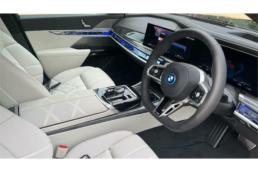BMW i7 335Kw Edrive50 M Sport 105.7Kwh Black #6