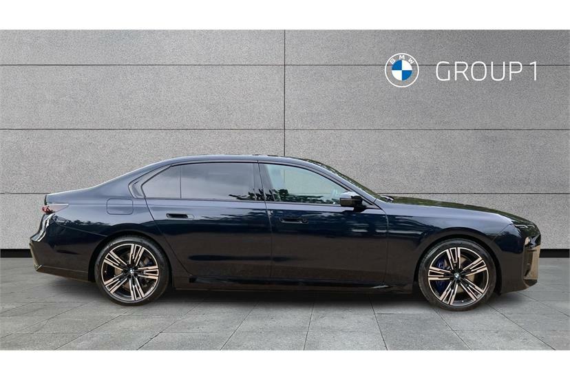 BMW i7 335Kw Edrive50 M Sport 105.7Kwh Black #3
