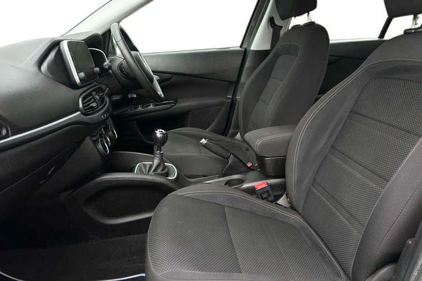 Fiat Tipo 1.6 Multijetii Lounge Estate 12 Grey #2