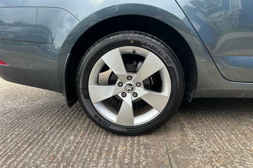 Skoda Octavia 1.5 Se Drive Tsi 148 Bhp Blue #9