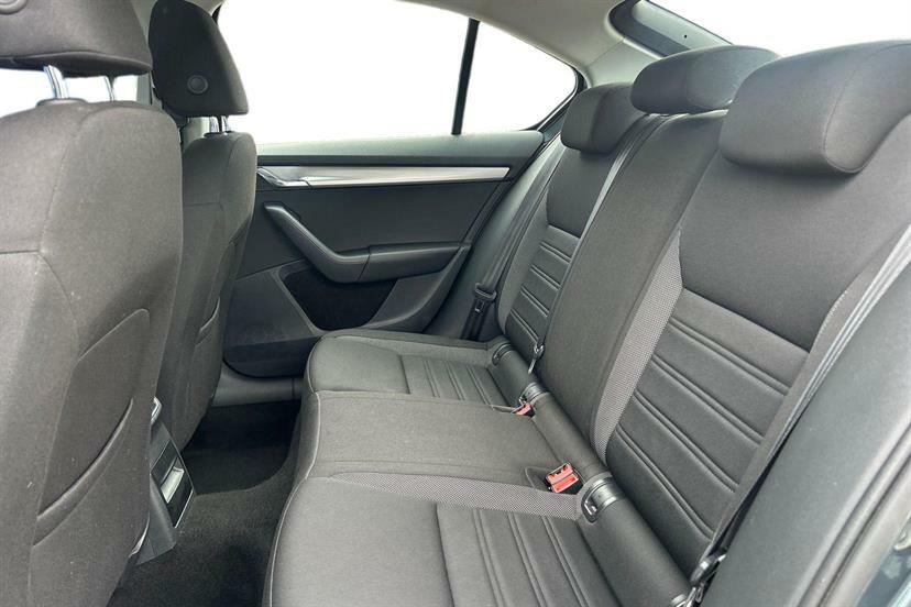 Skoda Octavia 1.5 Se Drive Tsi 148 Bhp Blue #16
