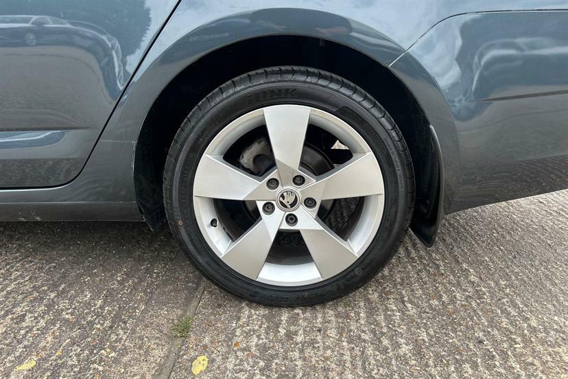 Skoda Octavia 1.5 Se Drive Tsi 148 Bhp Blue #12