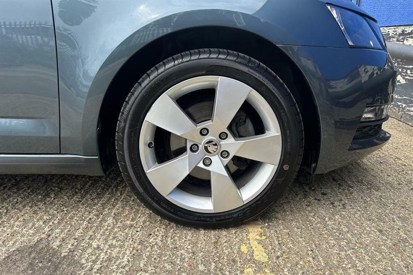 Skoda Octavia 1.5 Se Drive Tsi 148 Bhp Blue #10
