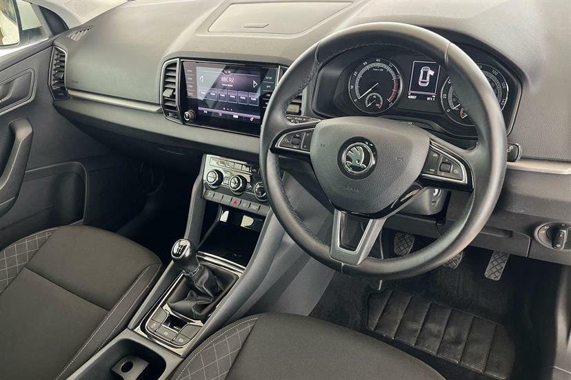Skoda Karoq 1.0 Tsi Se White #6