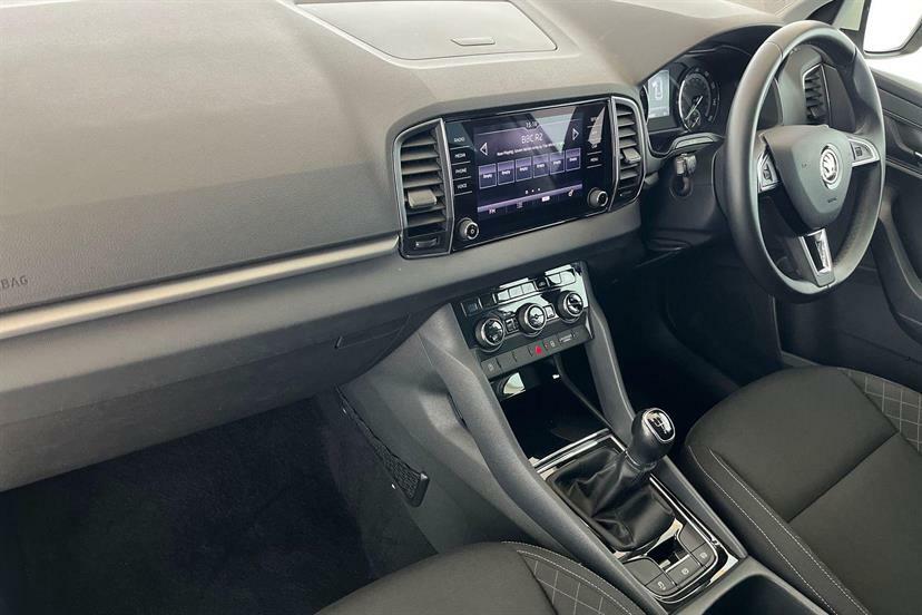 Skoda Karoq 1.0 Tsi Se White #2