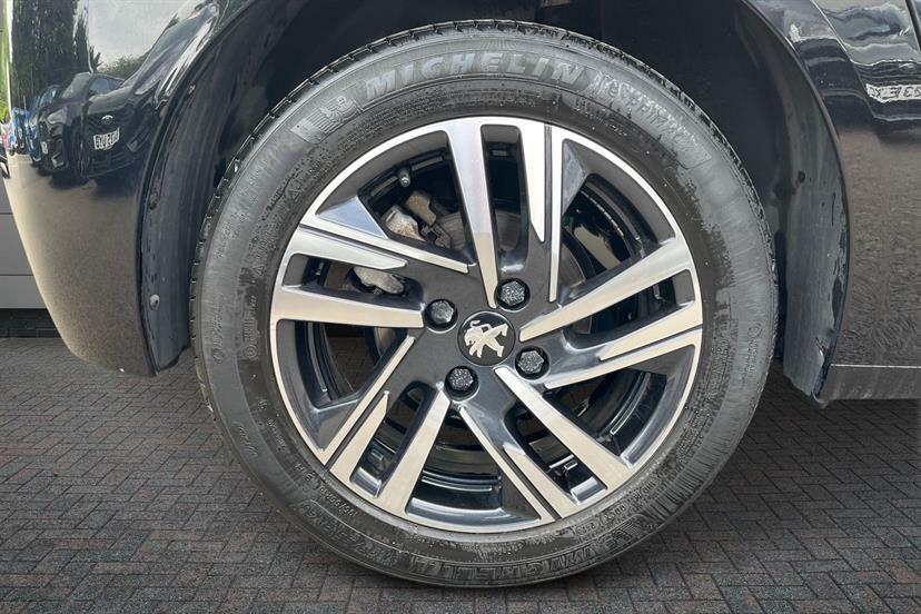 Peugeot 208 1.2 Puretech 100 Allure Premium Black #5
