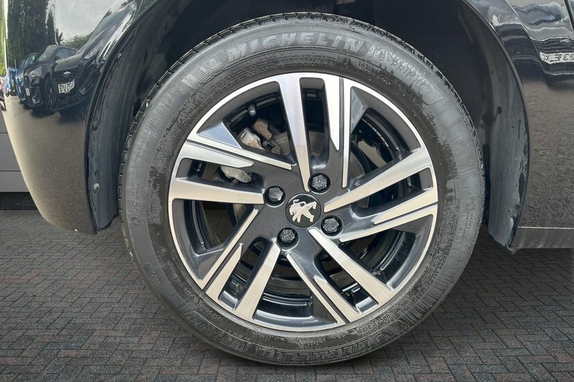 Peugeot 208 1.2 Puretech Allure Premium Hatchback LT23ZJZ Black #5